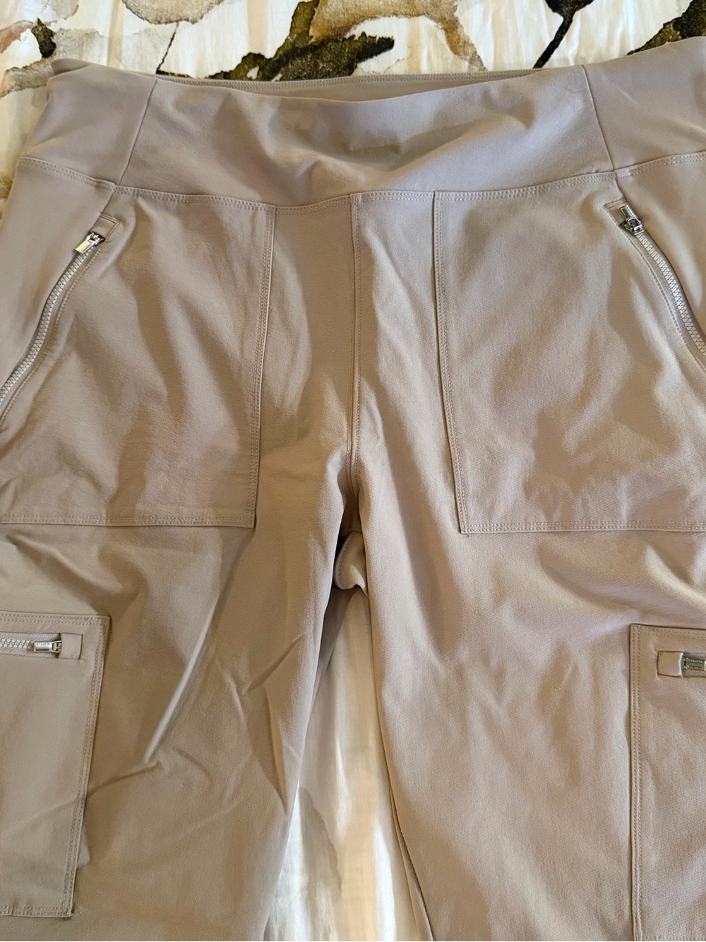Athleta Headlands Hybrid Cargo Leggings
